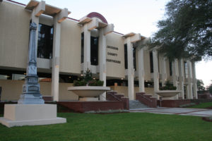 photo of courthouse
